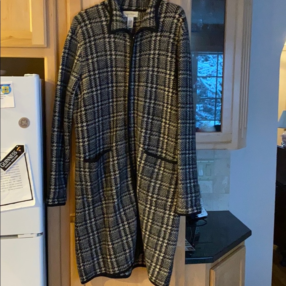 Houndstooth women’s sweater coat